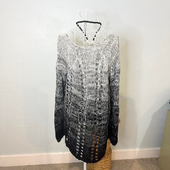 vintage y2k black & gray distressed off the shoulder crochet sweater - Picture 5 of 6